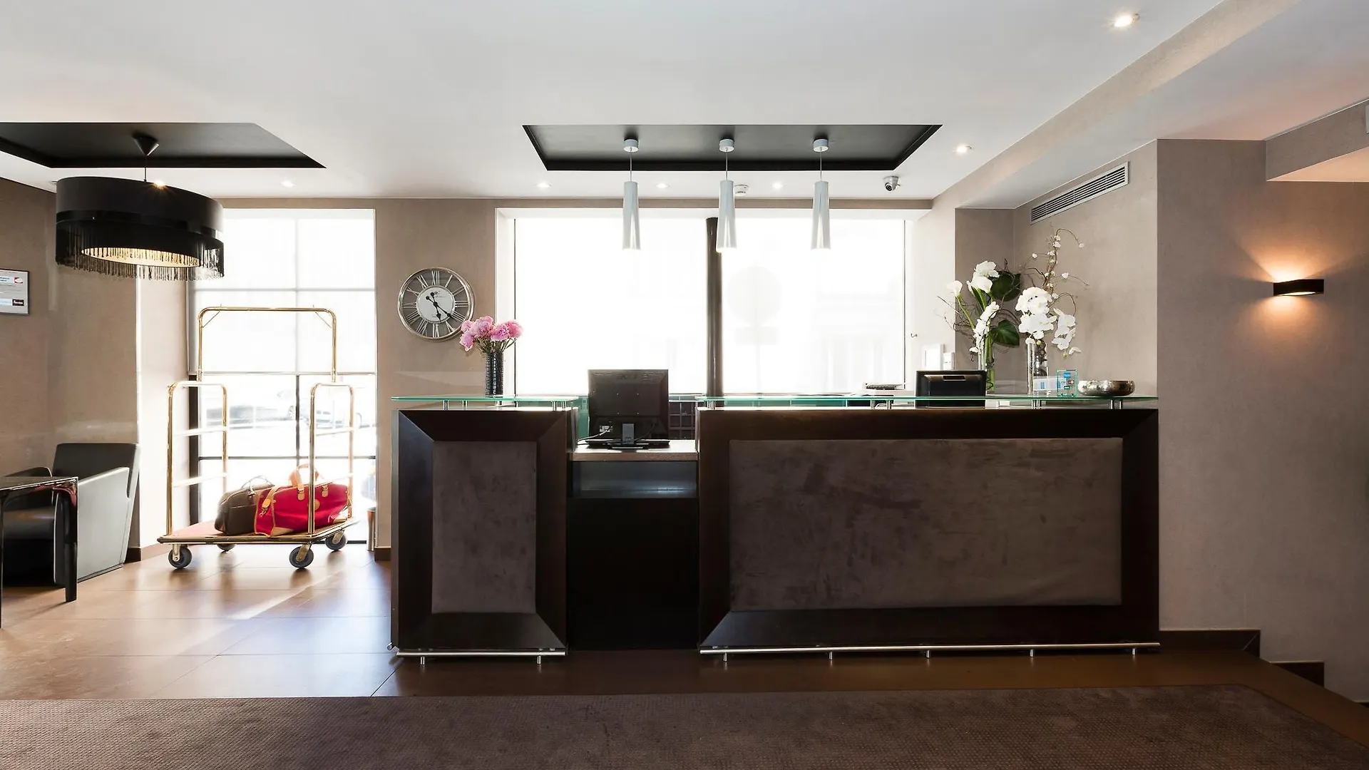 Elysees Bassano 4* Париж