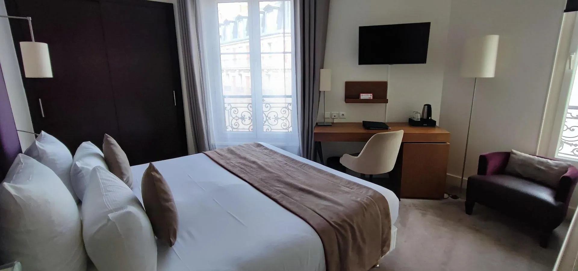 Elysees Bassano 4*