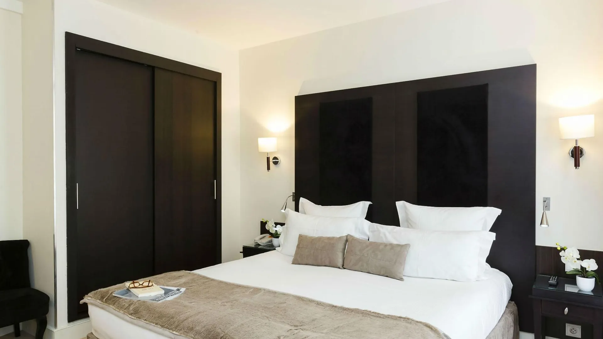 Elysees Bassano Paris