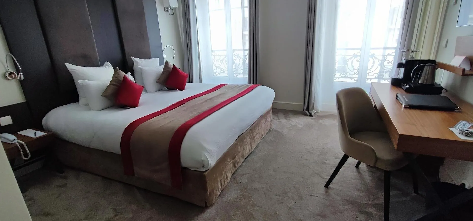 Elysees Bassano 4* Paris