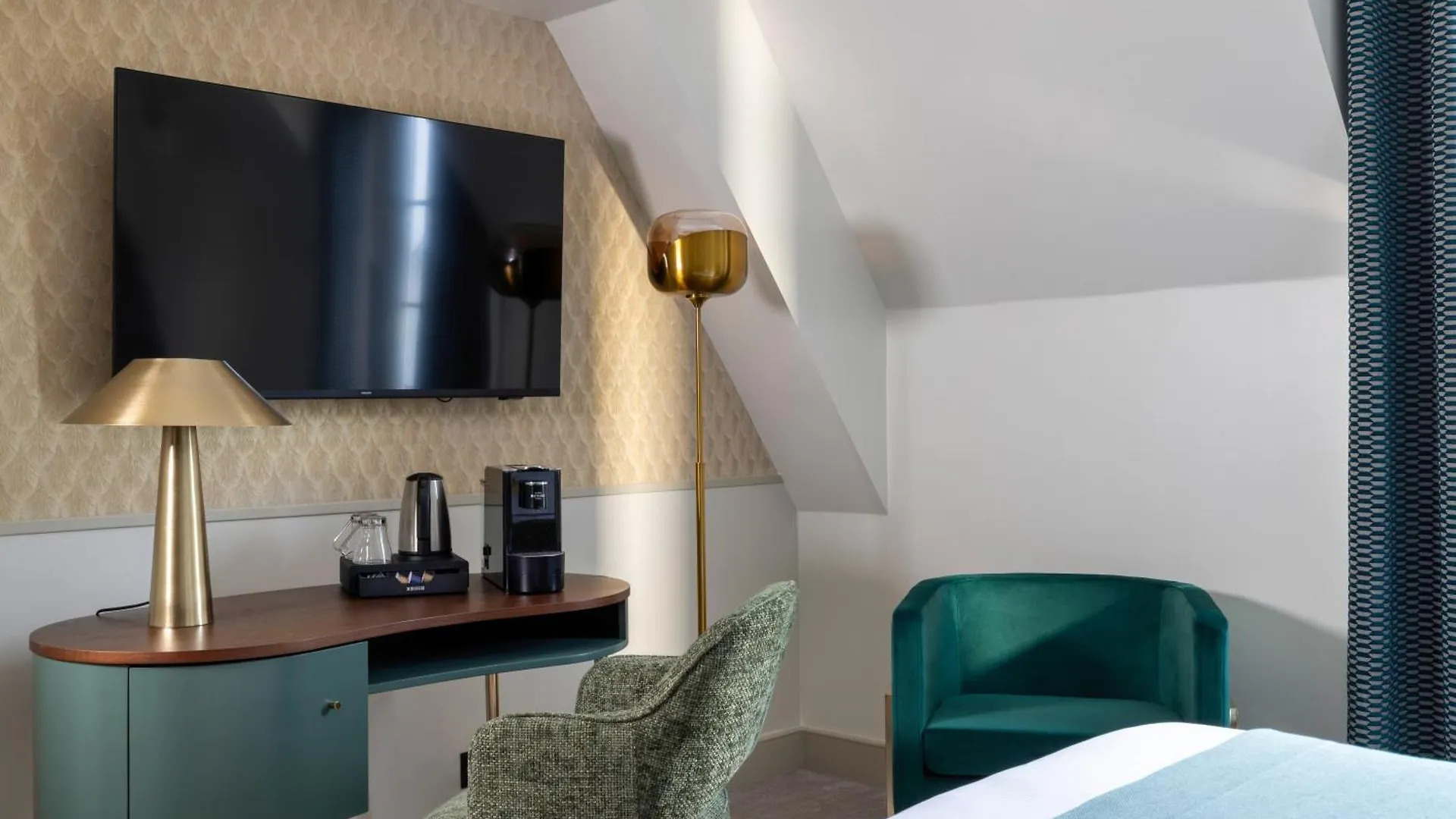 Elysees Bassano 4*