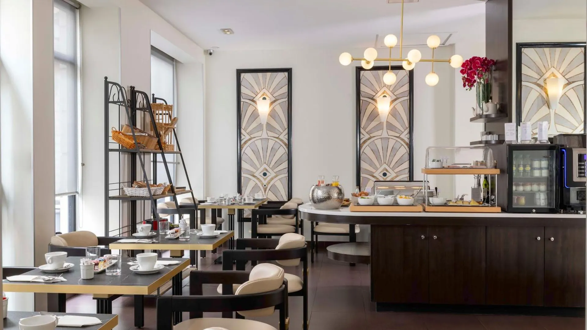 Elysees Bassano Hotel Paris