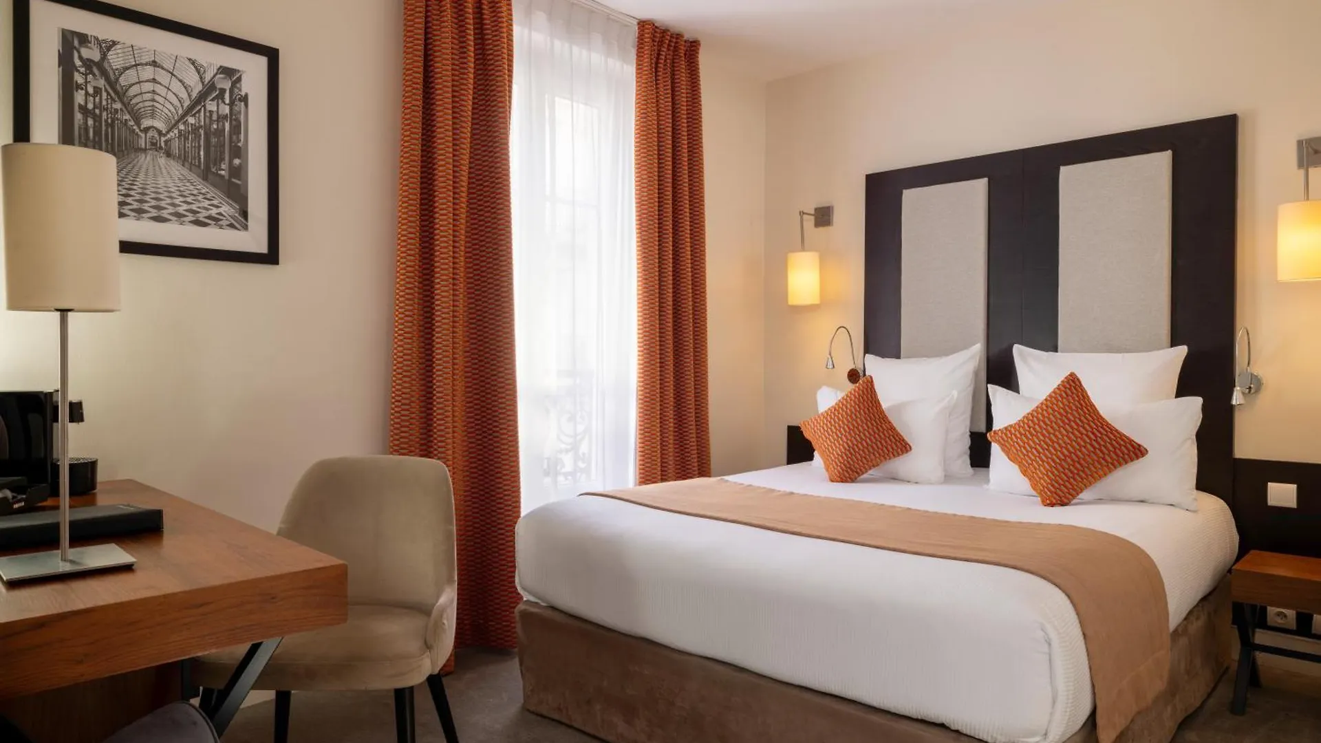 Hotel Elysees Bassano Paris