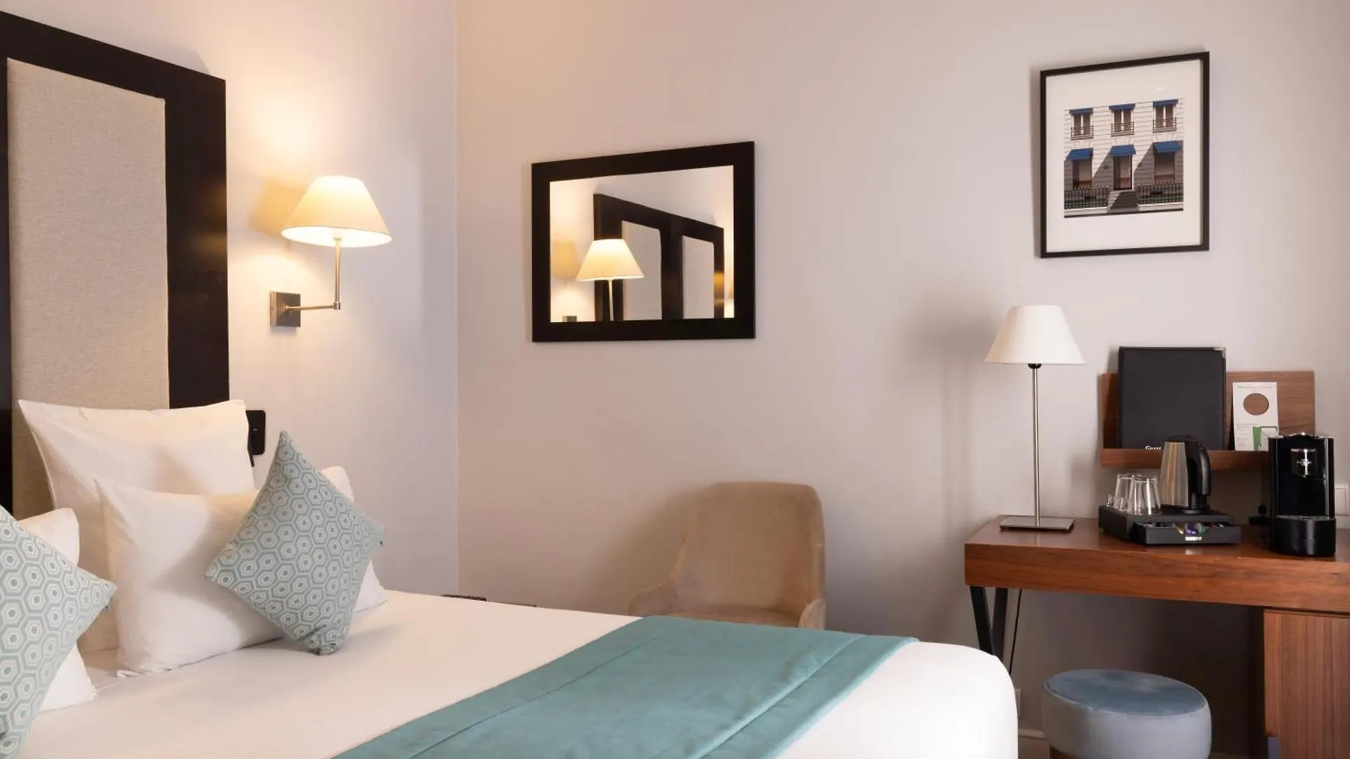 Elysees Bassano 4*