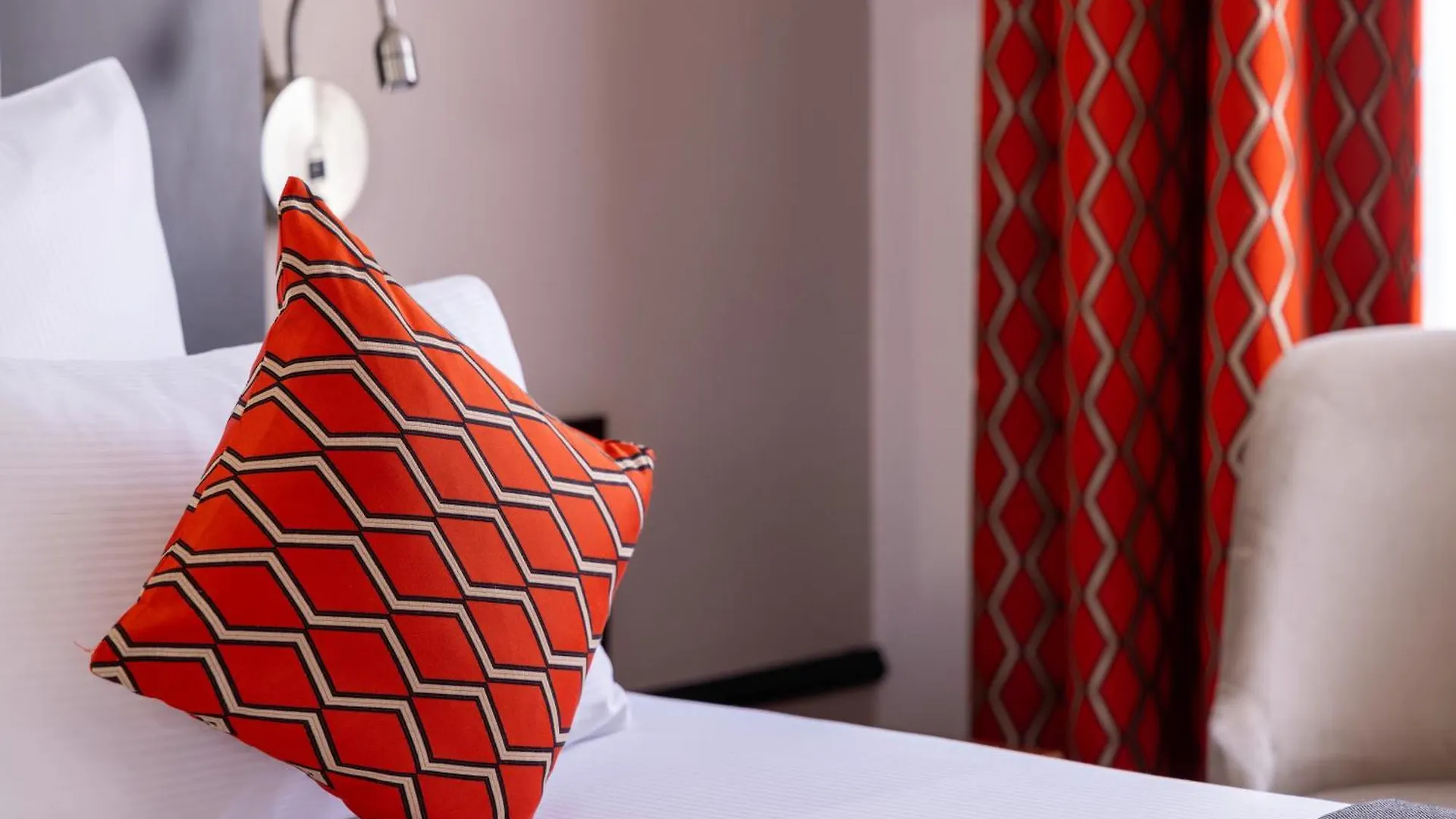 Elysees Bassano Hotel 4*