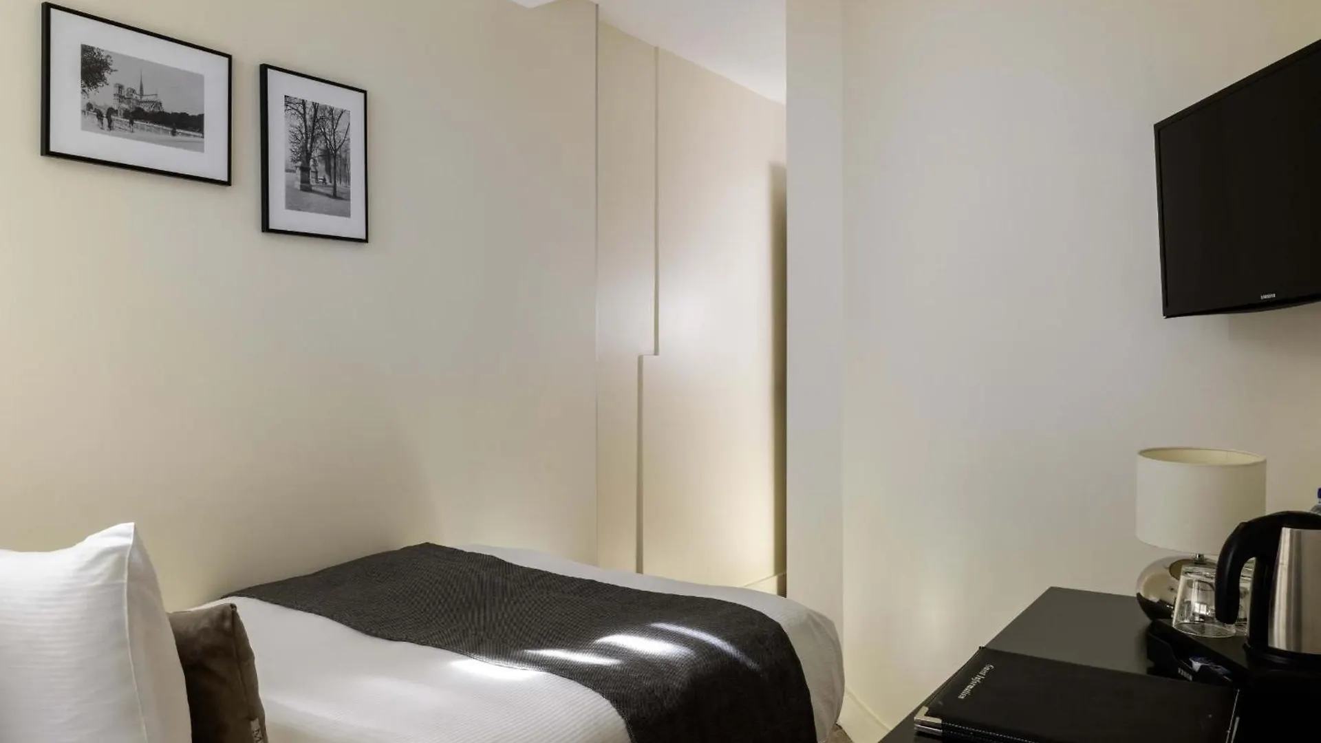 Elysees Bassano 4*