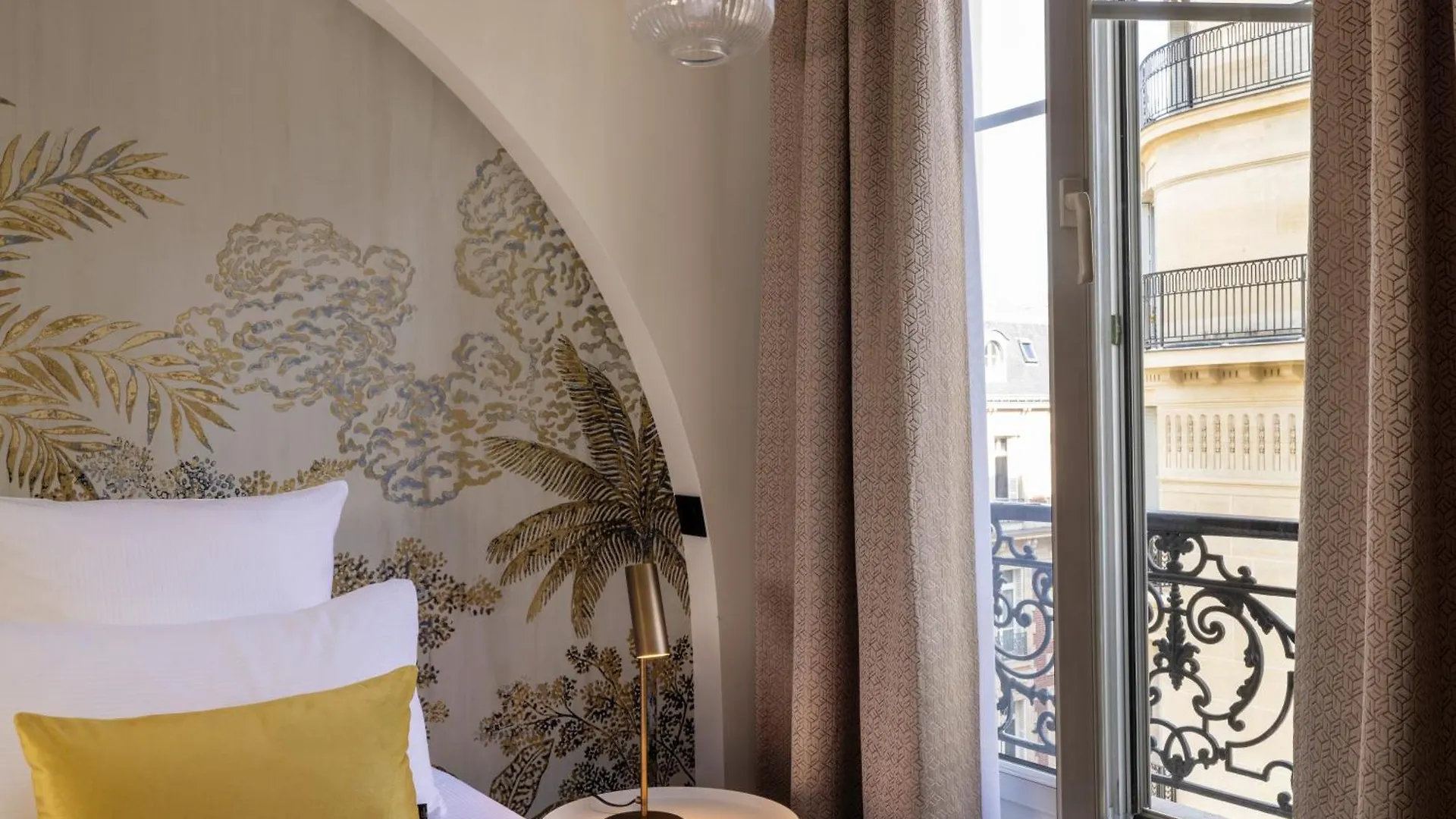 Elysees Bassano 4*