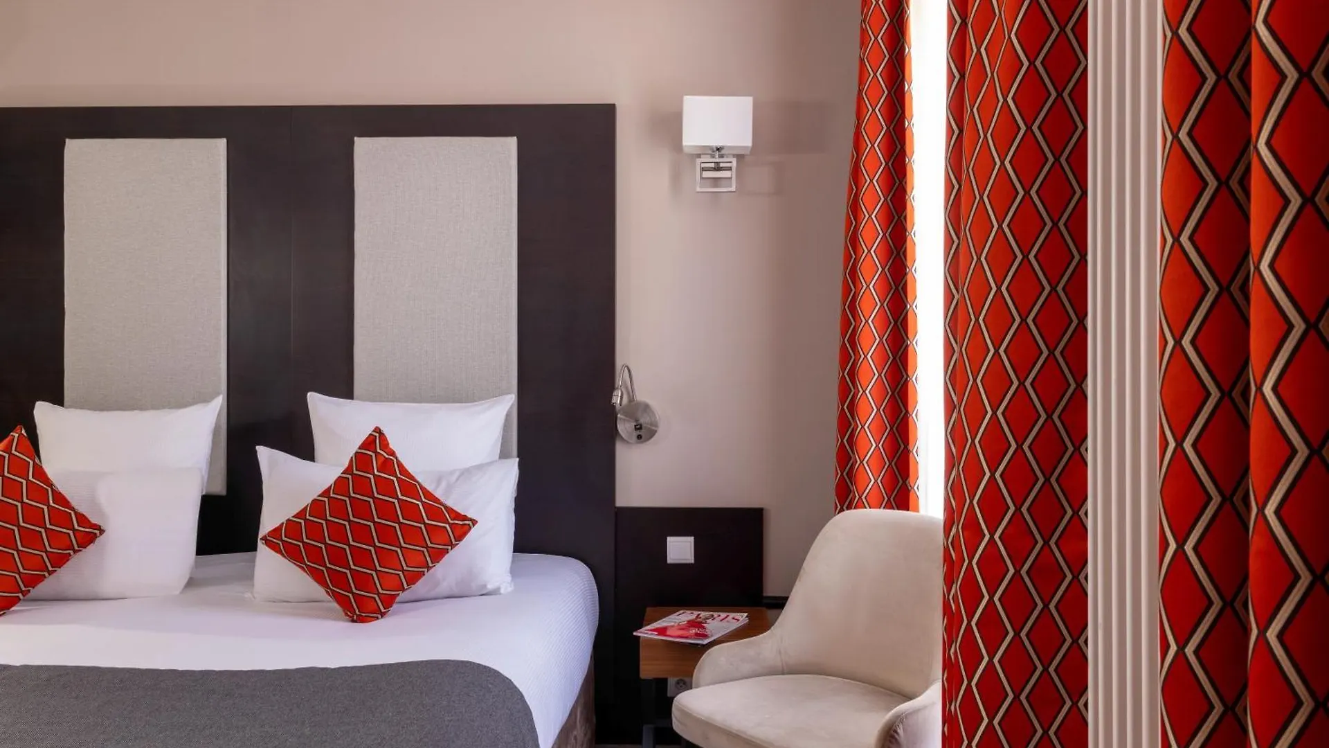 Elysees Bassano Hotel 4*